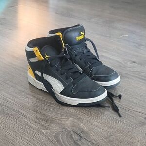 Puma Kids Black and Yellow Sneakers